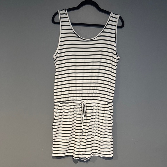 Elegant Black and White Striped Romper - Picture 1 of 6